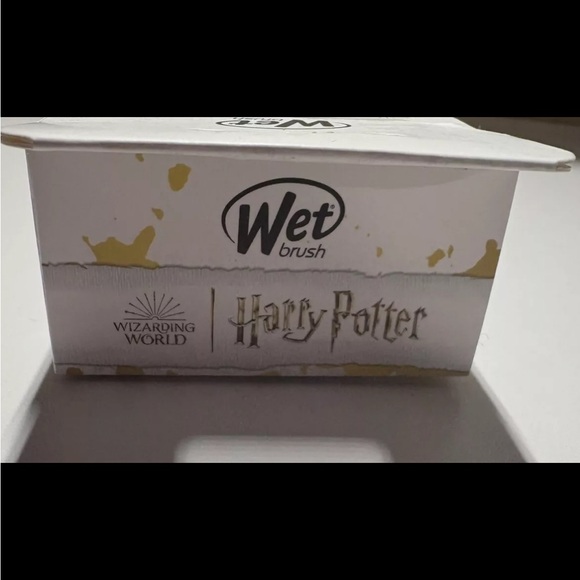 Wet Brush Harry Potter Hufflepuff Detangling Hair Brush Limited Edition FLAWED - Picture 6 of 9